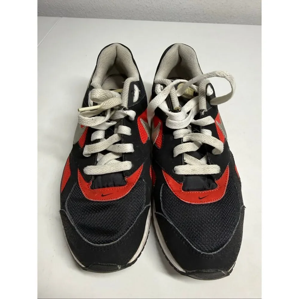 Nike Air Max IVO Sneakers Crimson Black Infrared Youth Kids Size 6,5 579995-001
